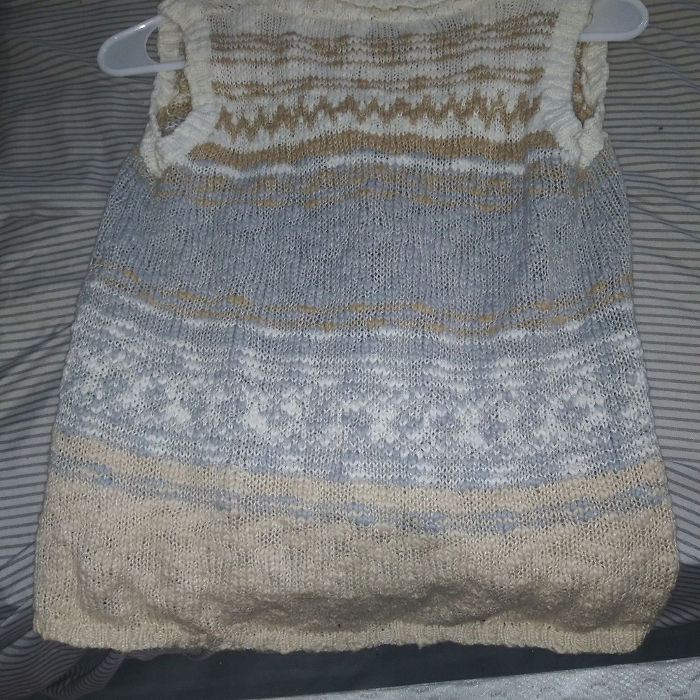 Vest - Picture 2 of 2